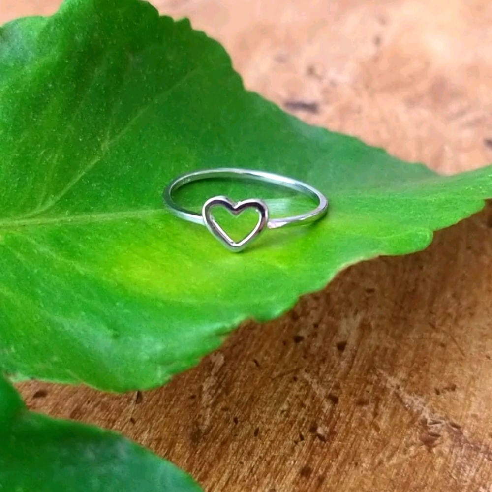 White Rhodium Heart ring 6